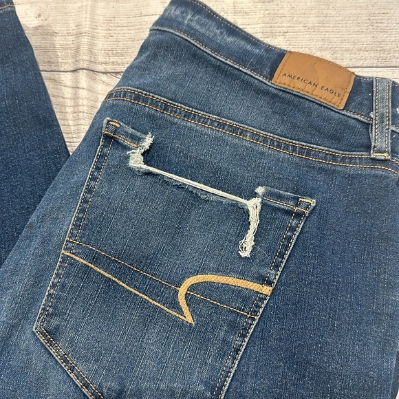 American Eagle Super Hi-Rise Jegging size 10 distressed look - Picture 2 of 12